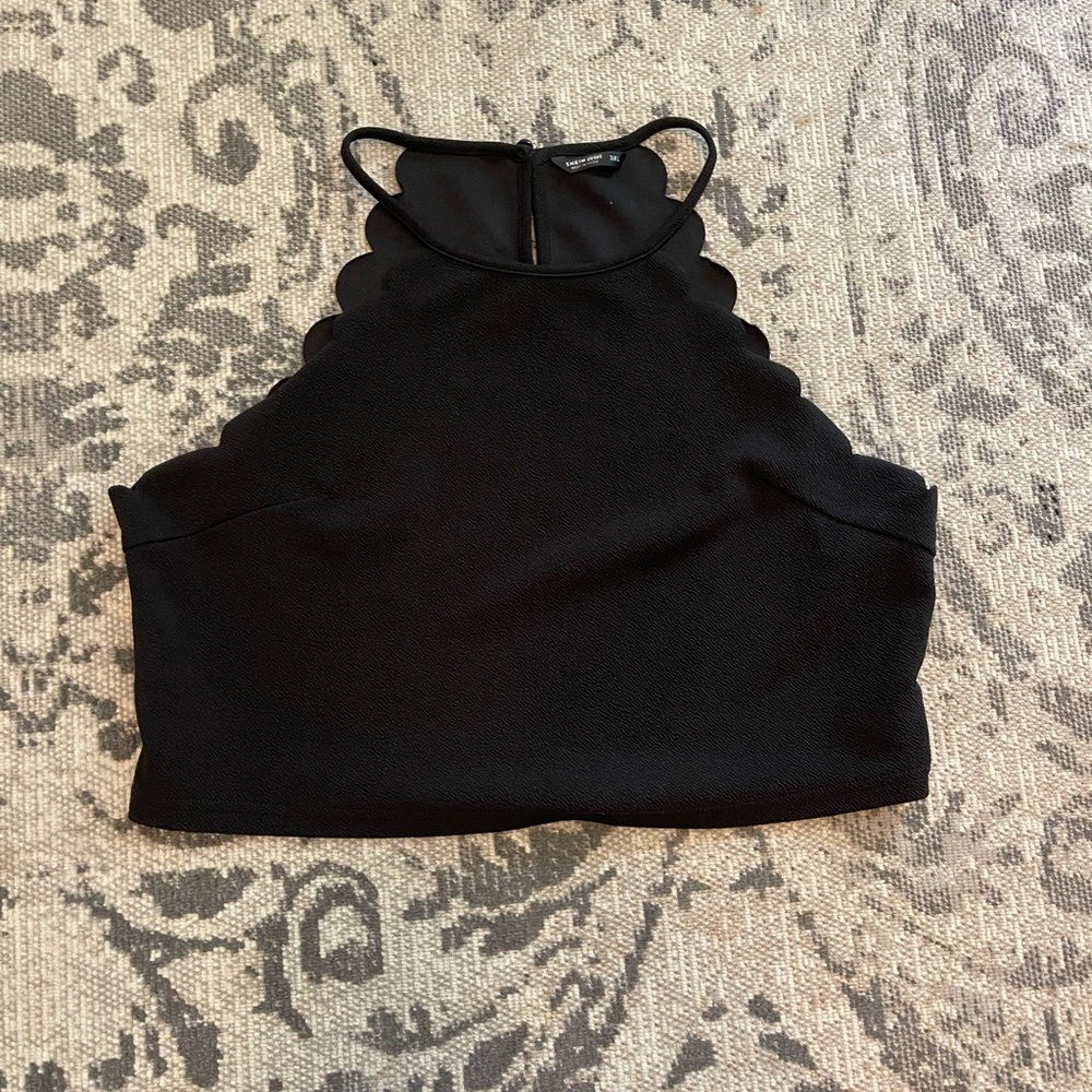 Shein Petal Crop Top Black 3x